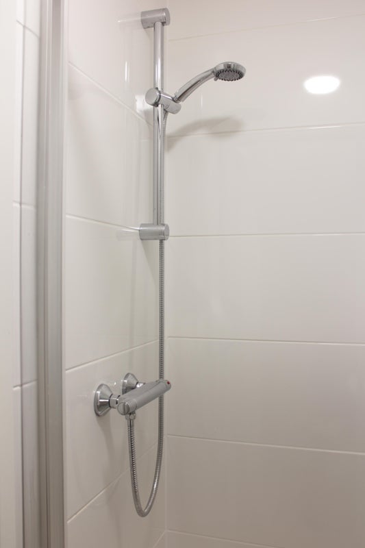 Flat Blythe Road in Greater London