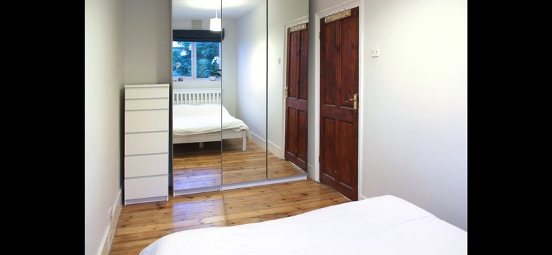 Room Sherrard Road in Greater London