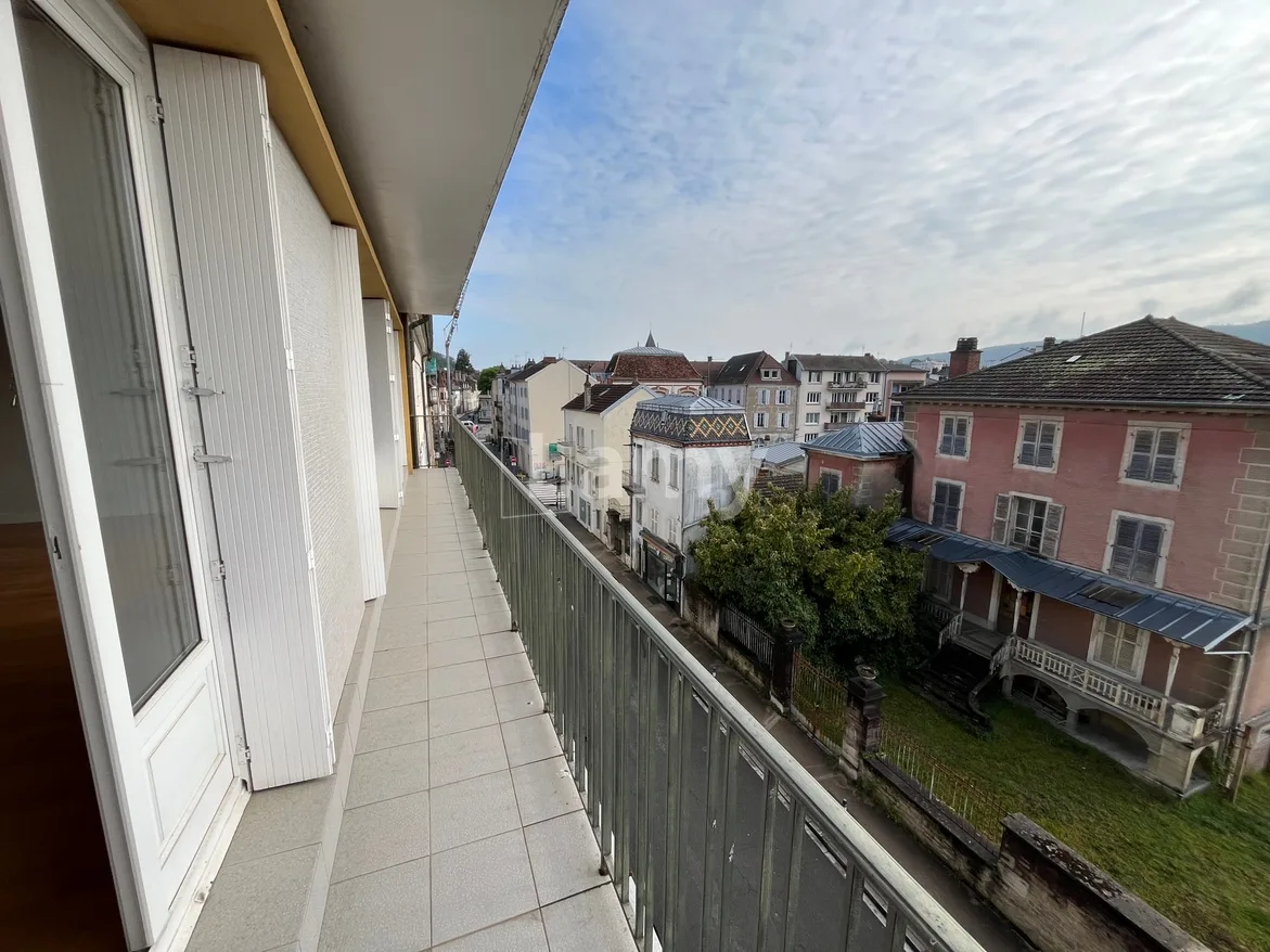 Flat Rue Rouget de Lisle in Lons-le-Saunier