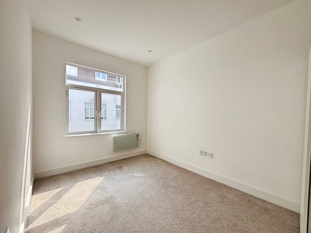 Flat Bartley Way in Hart