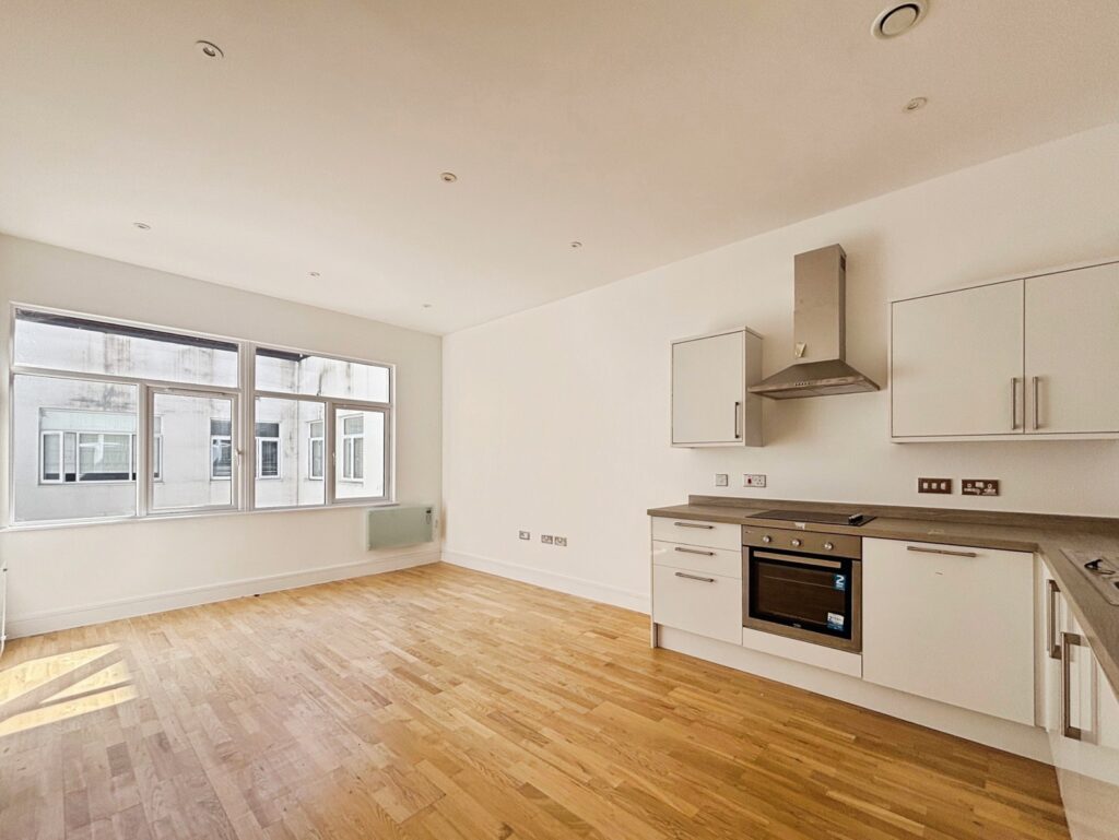 Flat Bartley Way in Hart