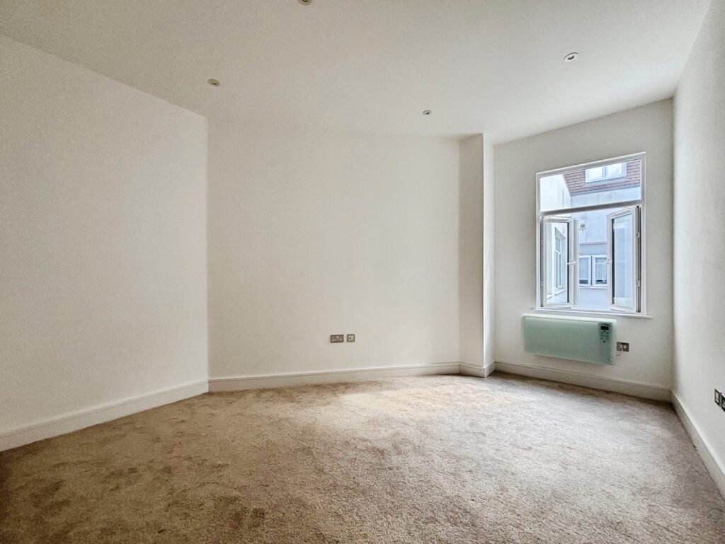 Flat Bartley Way in Hart