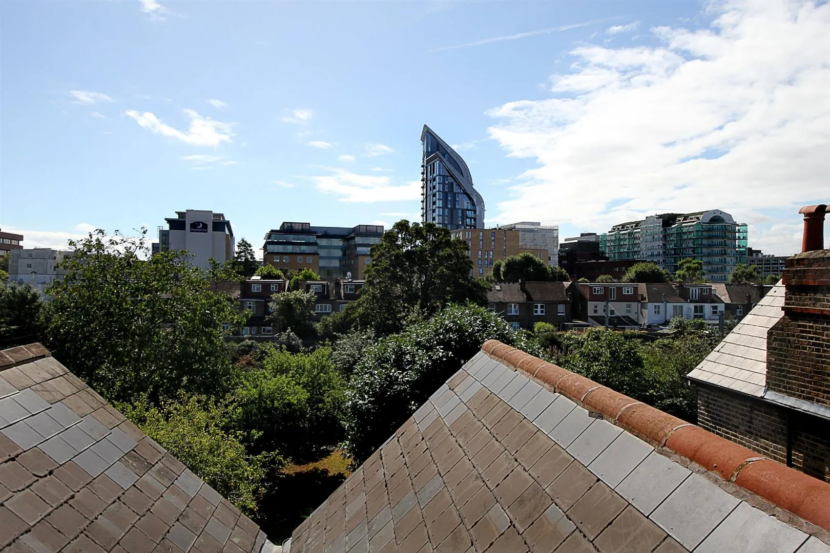 Flat Gordon Road in Greater London