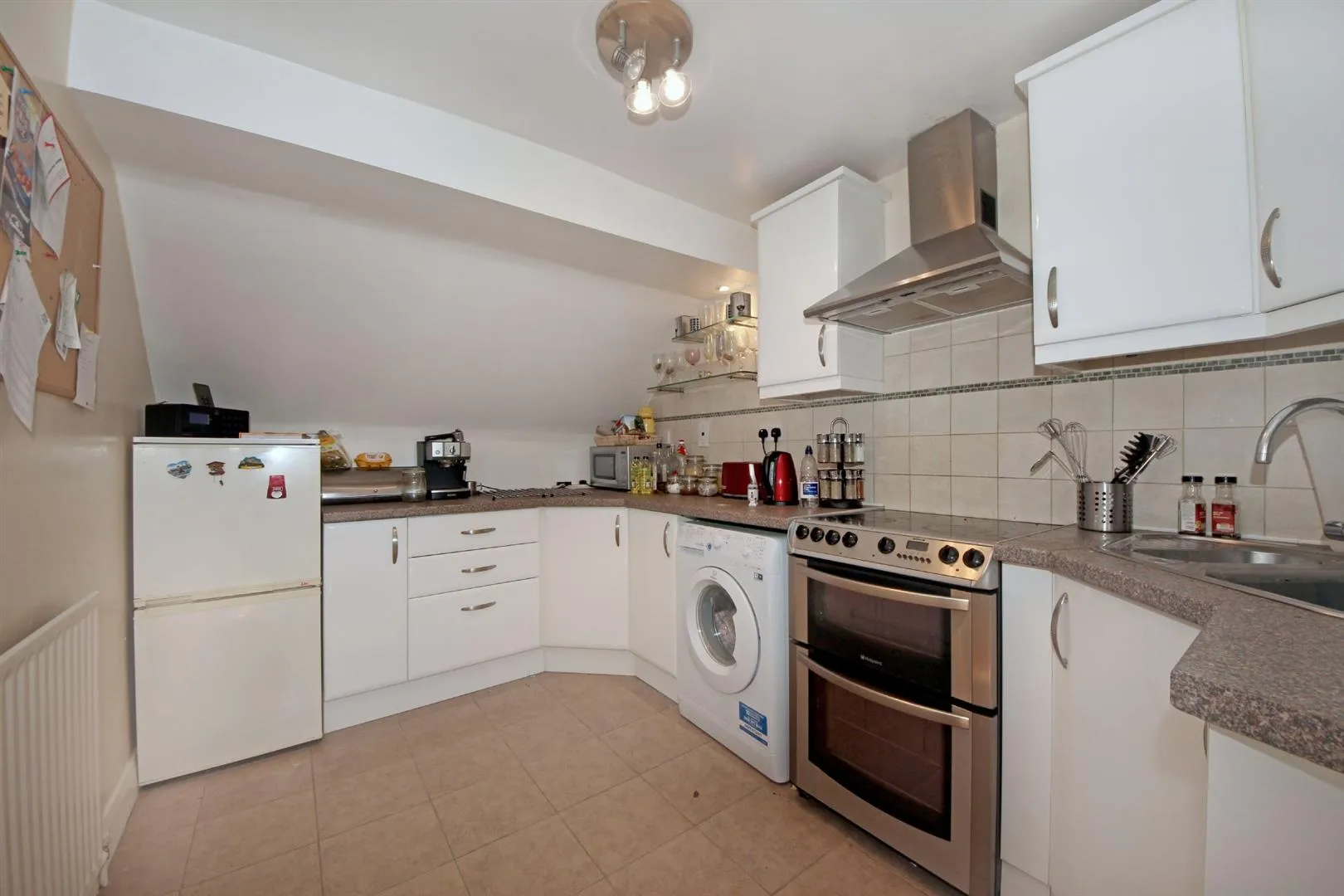 Flat Gordon Road in Greater London