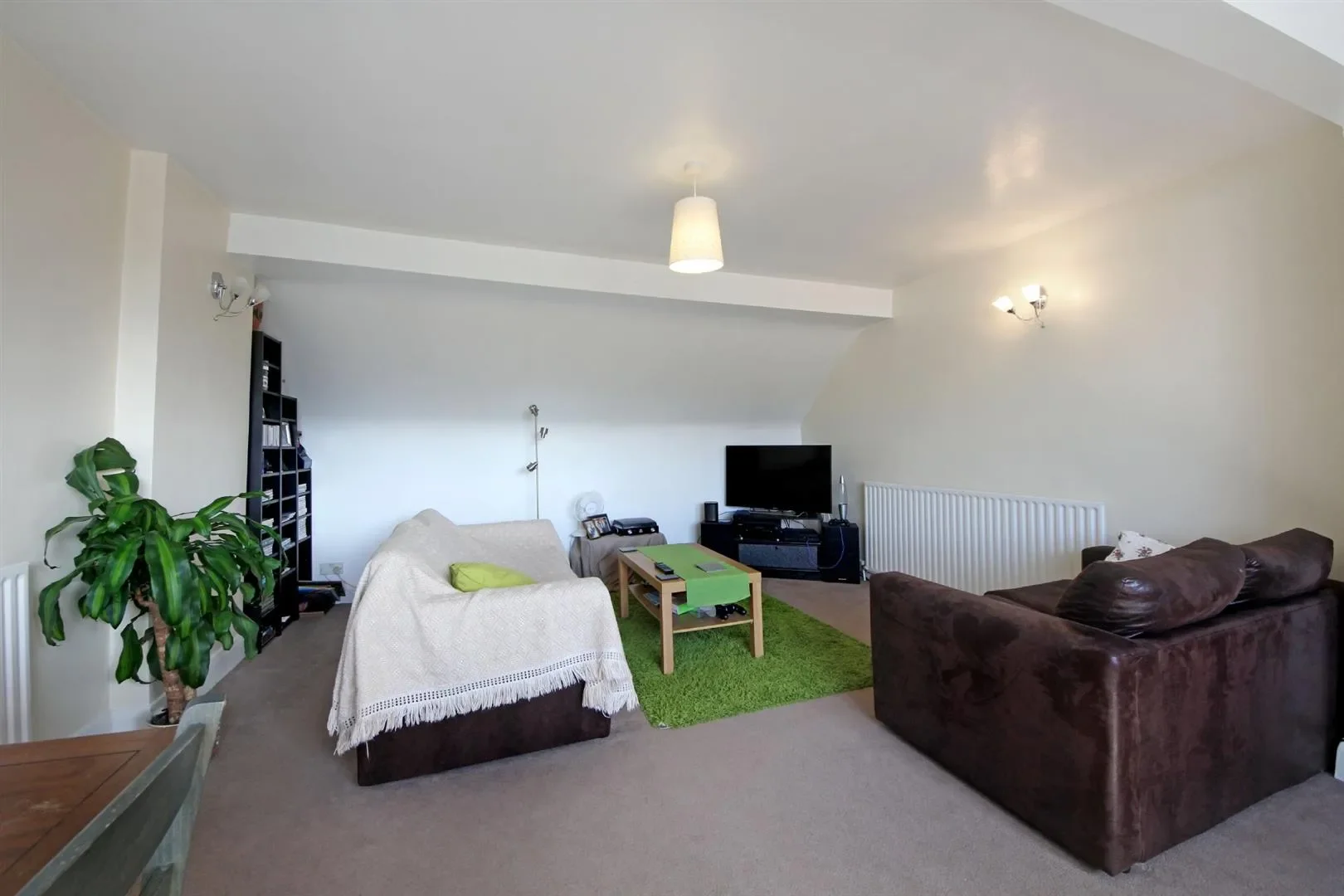 Flat Gordon Road in Greater London