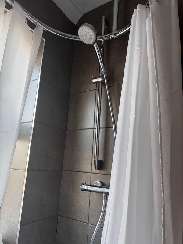 Room Upton Road South in Greater London
