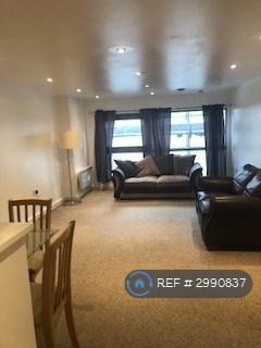 Flat Beckhampton Street in Swindon