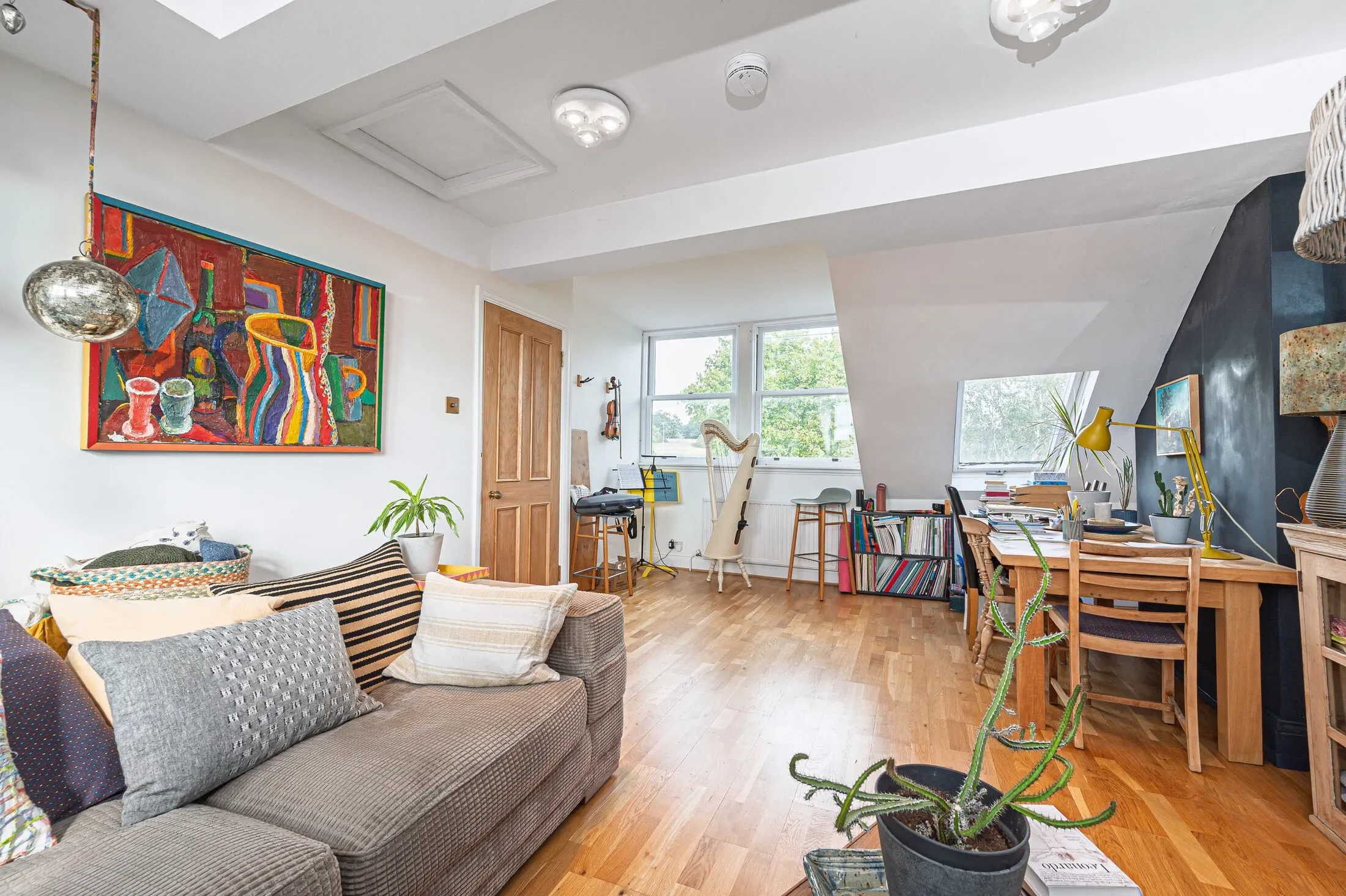 Flat Rona Road in Greater London