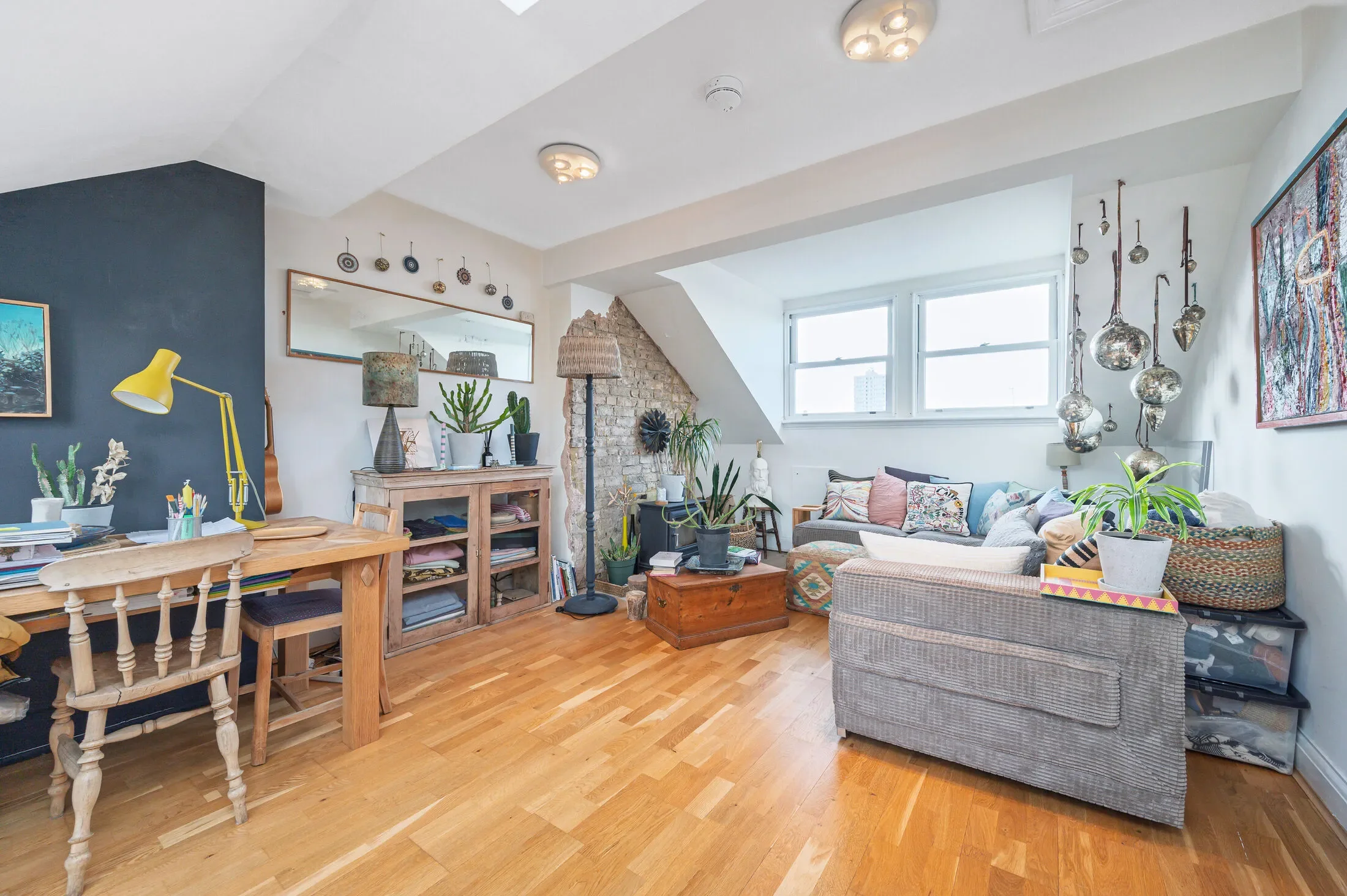 Flat Rona Road in Greater London