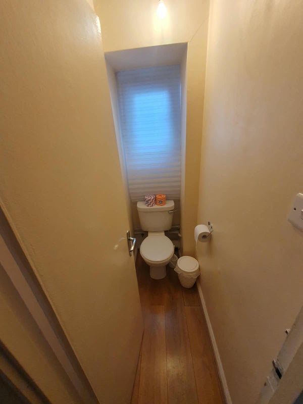 Room Gales Gardens in Greater London