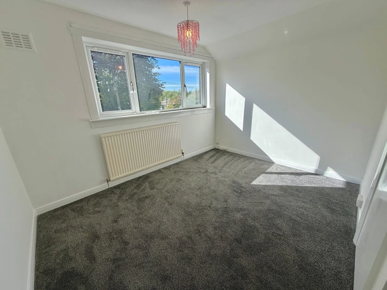 House Mayburn Avenue in Loanhead