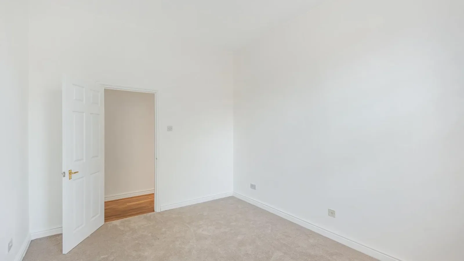Flat New Windsor Street in Greater London