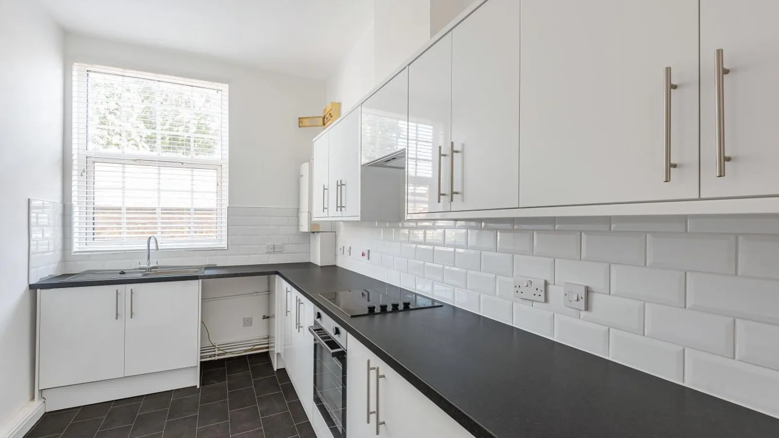Flat New Windsor Street in Greater London