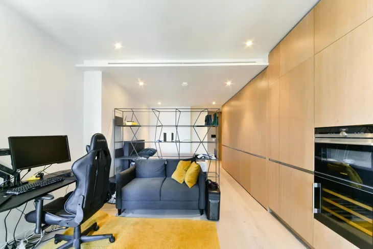 Flat Park Drive in Greater London
