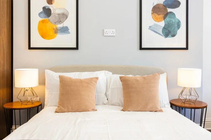 Flat Warwick Road in Greater London