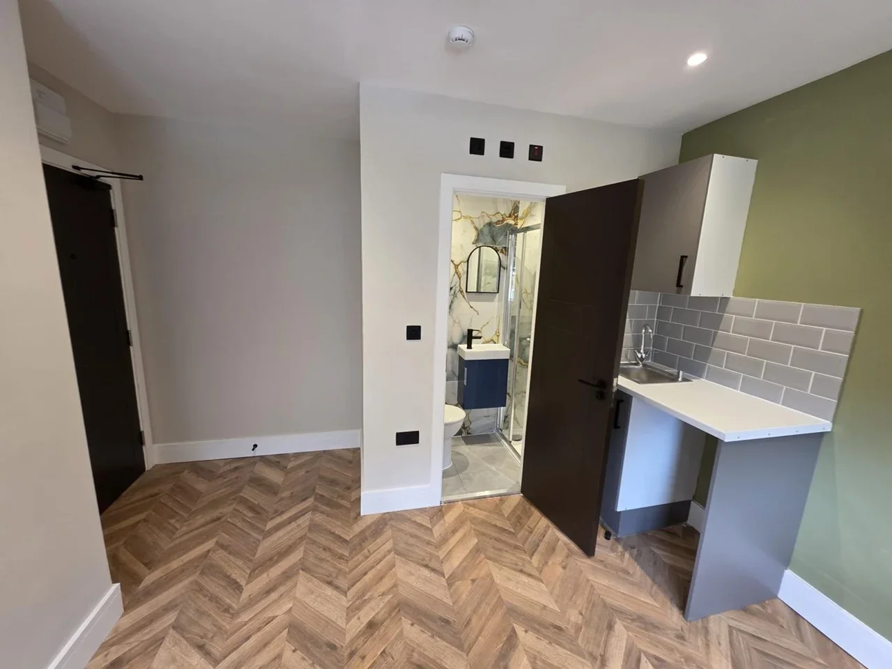 Flat Aubyn Square in Greater London