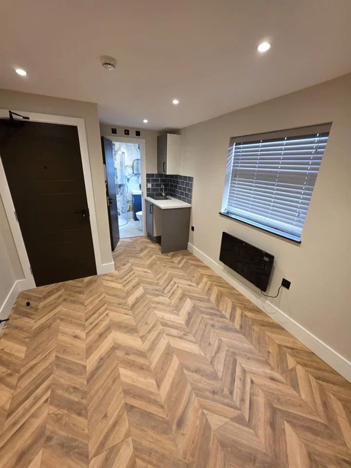 Flat Aubyn Square in Greater London
