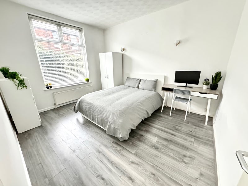 Room Brockley Avenue in Manchester