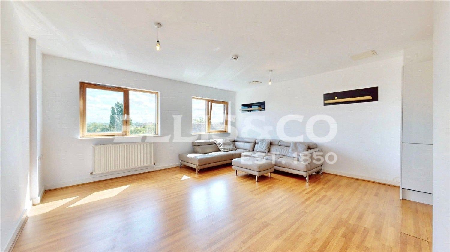 Flat Ruislip Road East in Greater London