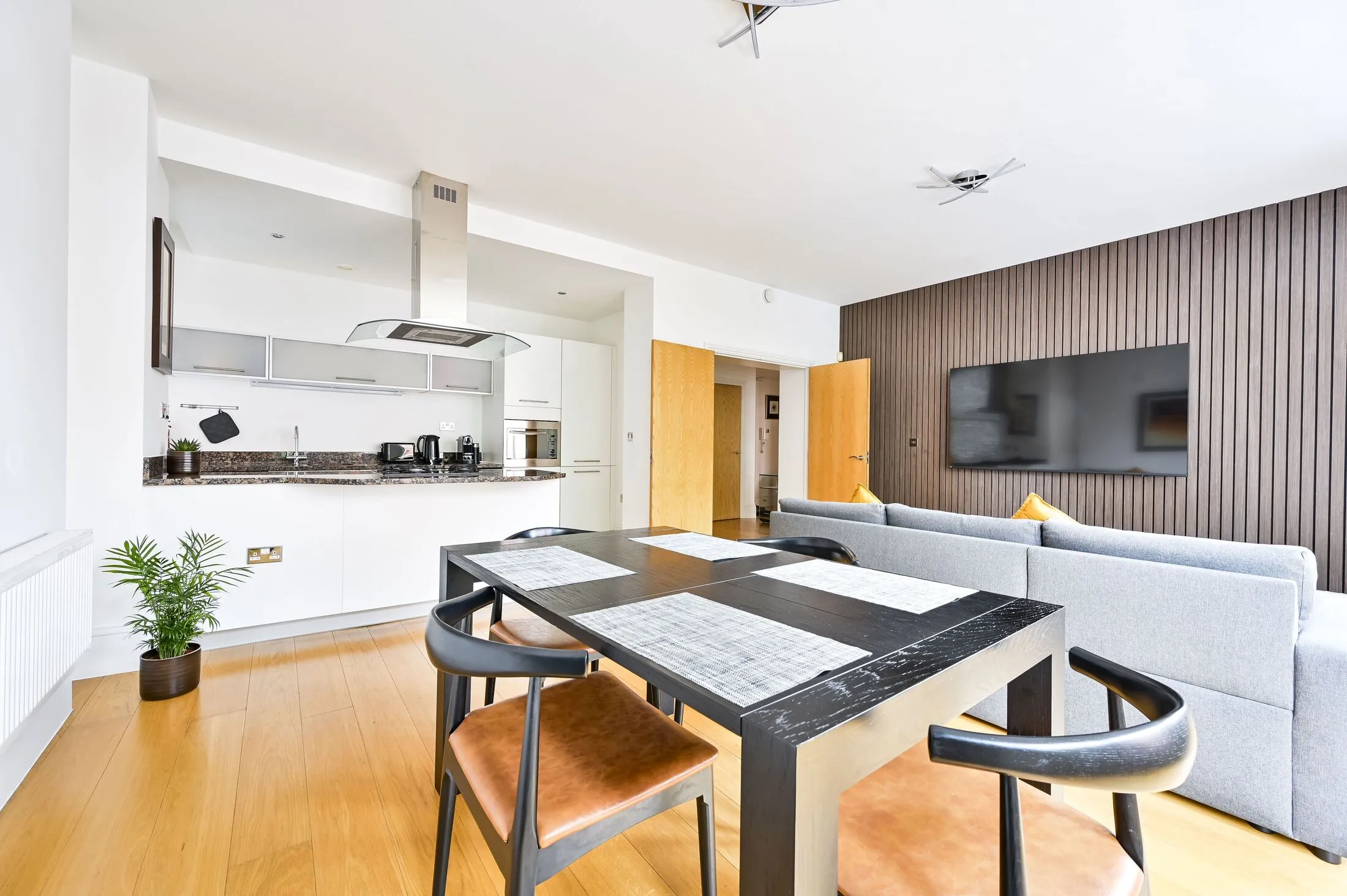 Flat Nevern Square in Greater London