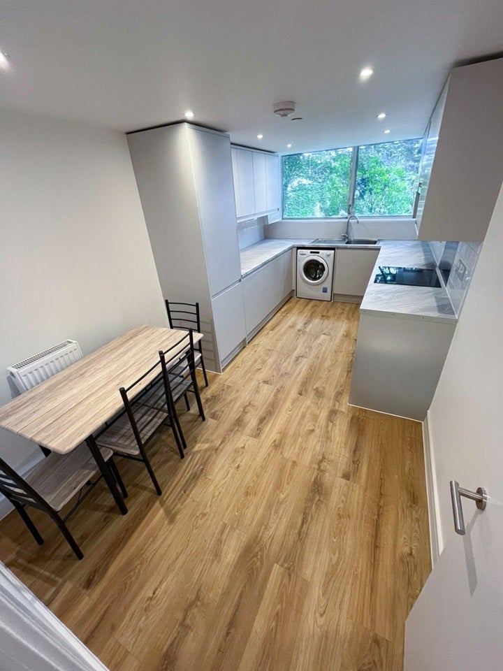 Room Treadgold Street in Greater London