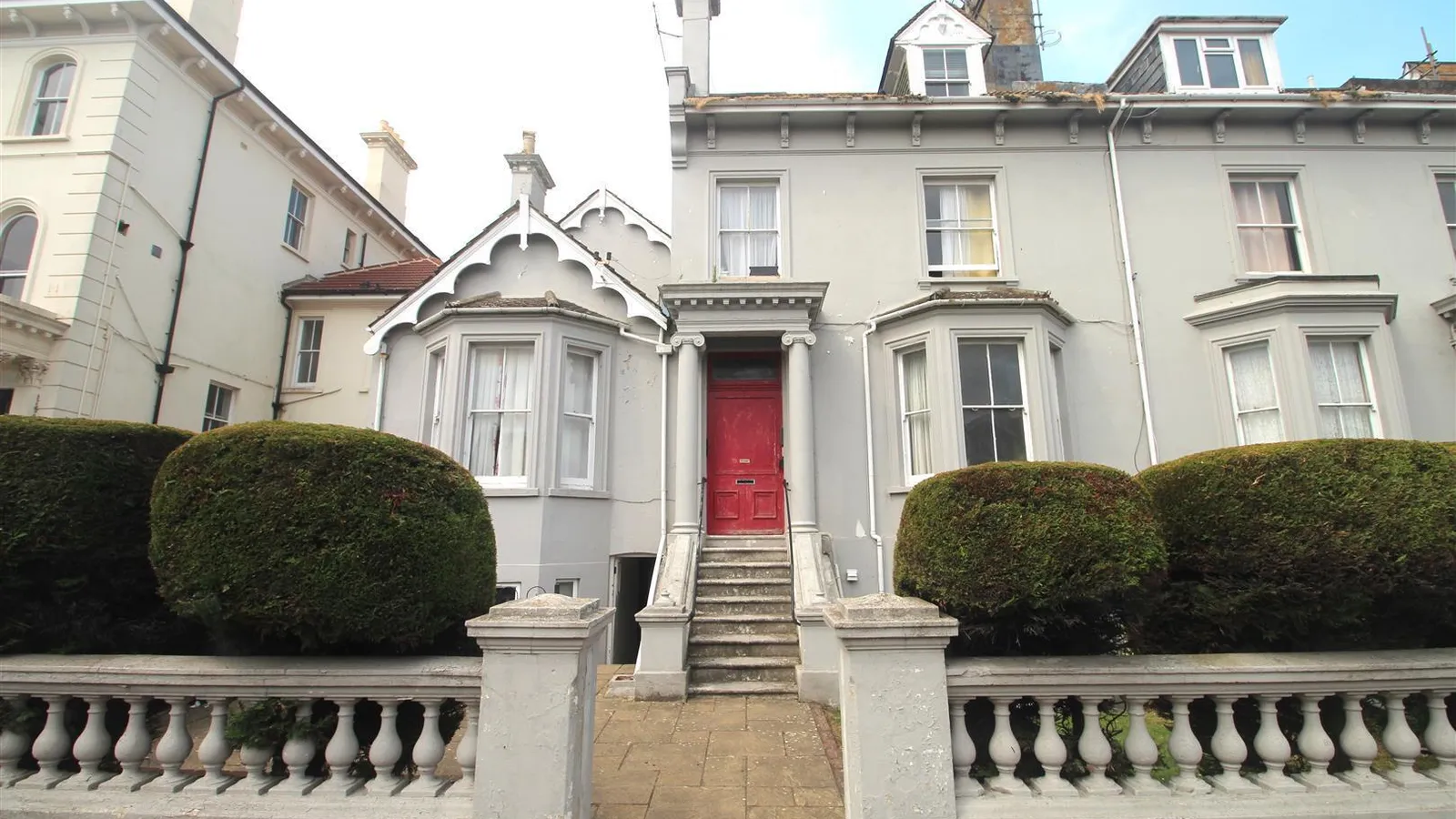 Flat Abbey Road in Worthing