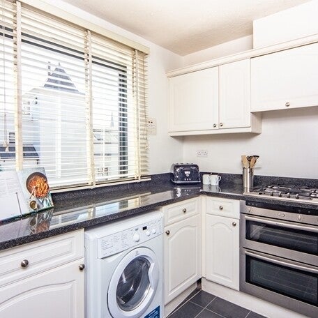 Flat Fulham Road in Greater London