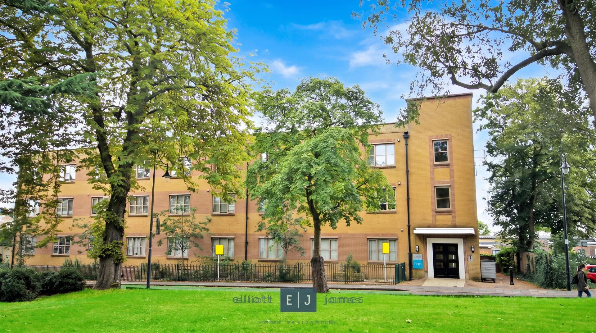 Flat Fairmead Road in Epping Forest
