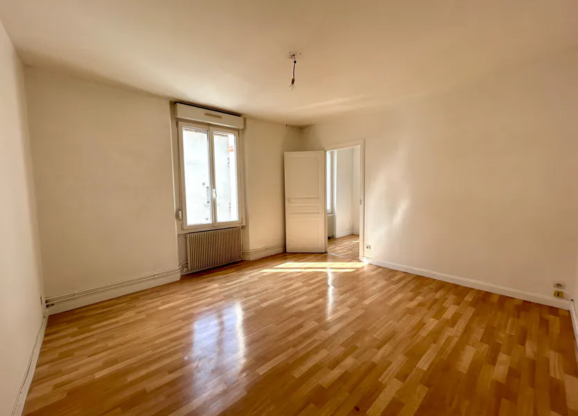 Flat Rue Charlier in Reims