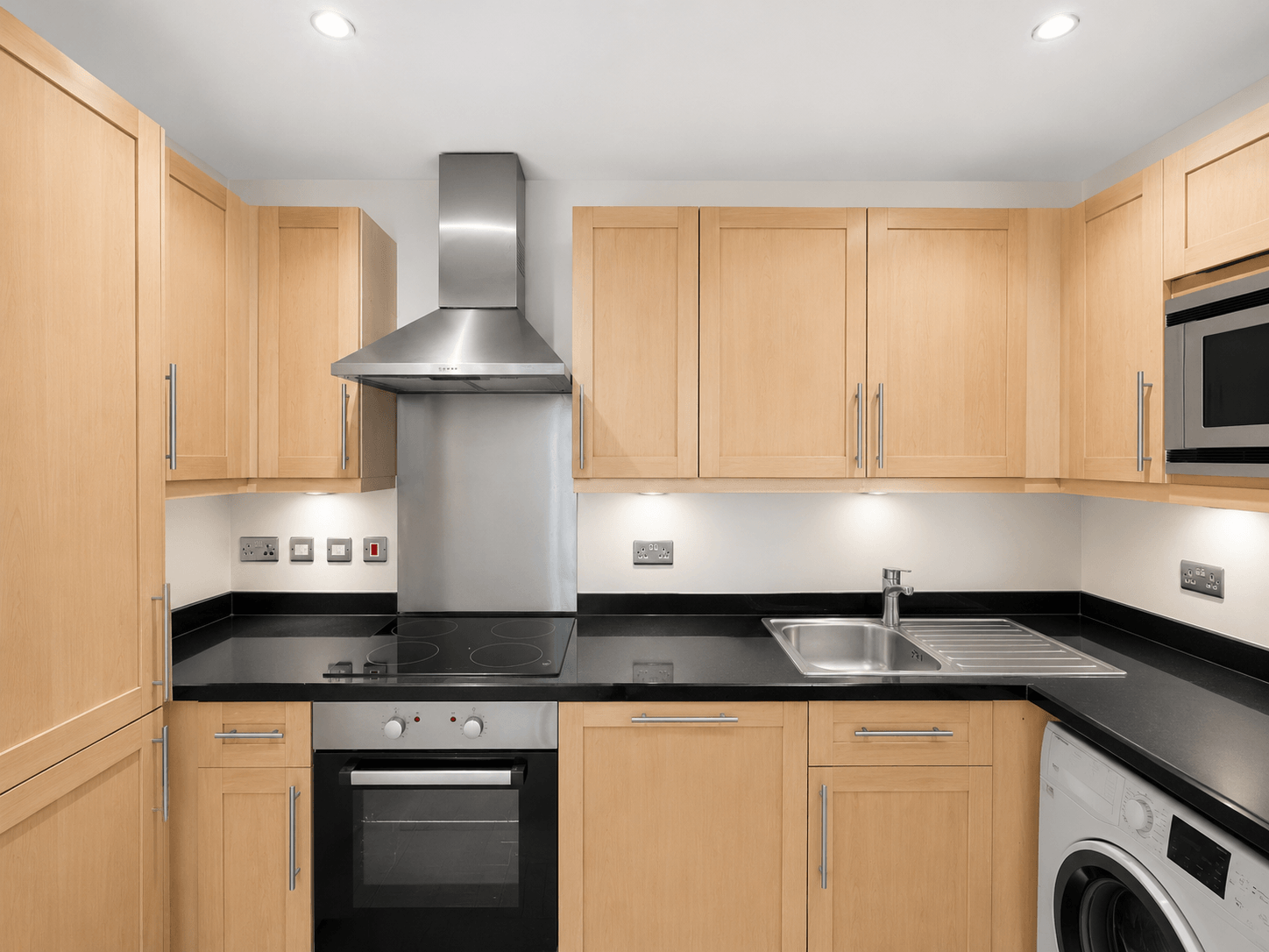 Flat Lyon Road in Greater London