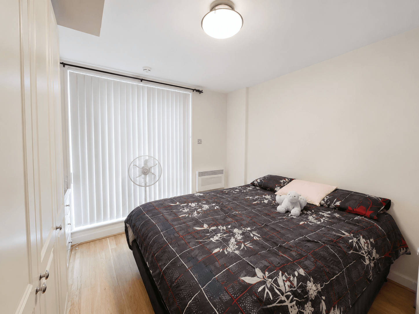 Flat Lyon Road in Greater London