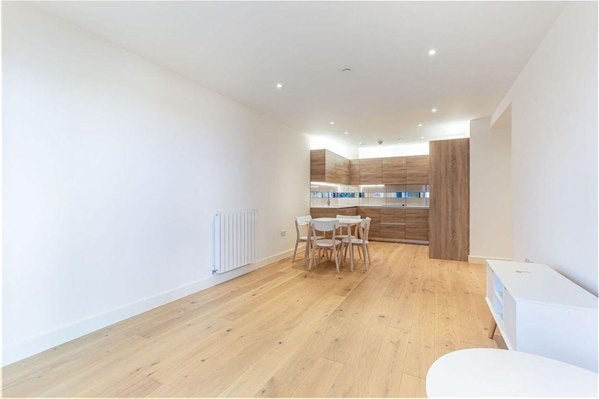 Flat Duke of Wellington Avenue in Greater London