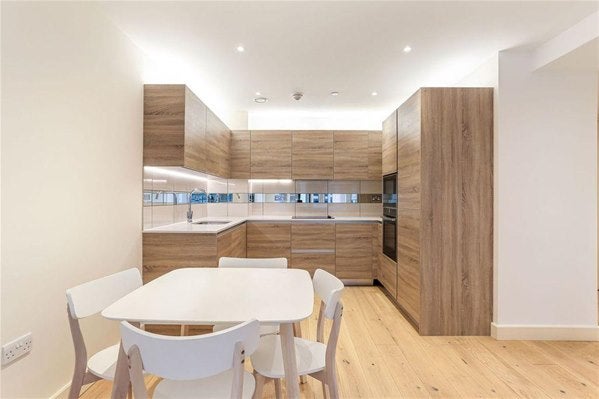 Flat Duke of Wellington Avenue in Greater London