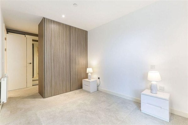 Flat Duke of Wellington Avenue in Greater London