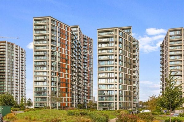 Flat Duke of Wellington Avenue in Greater London