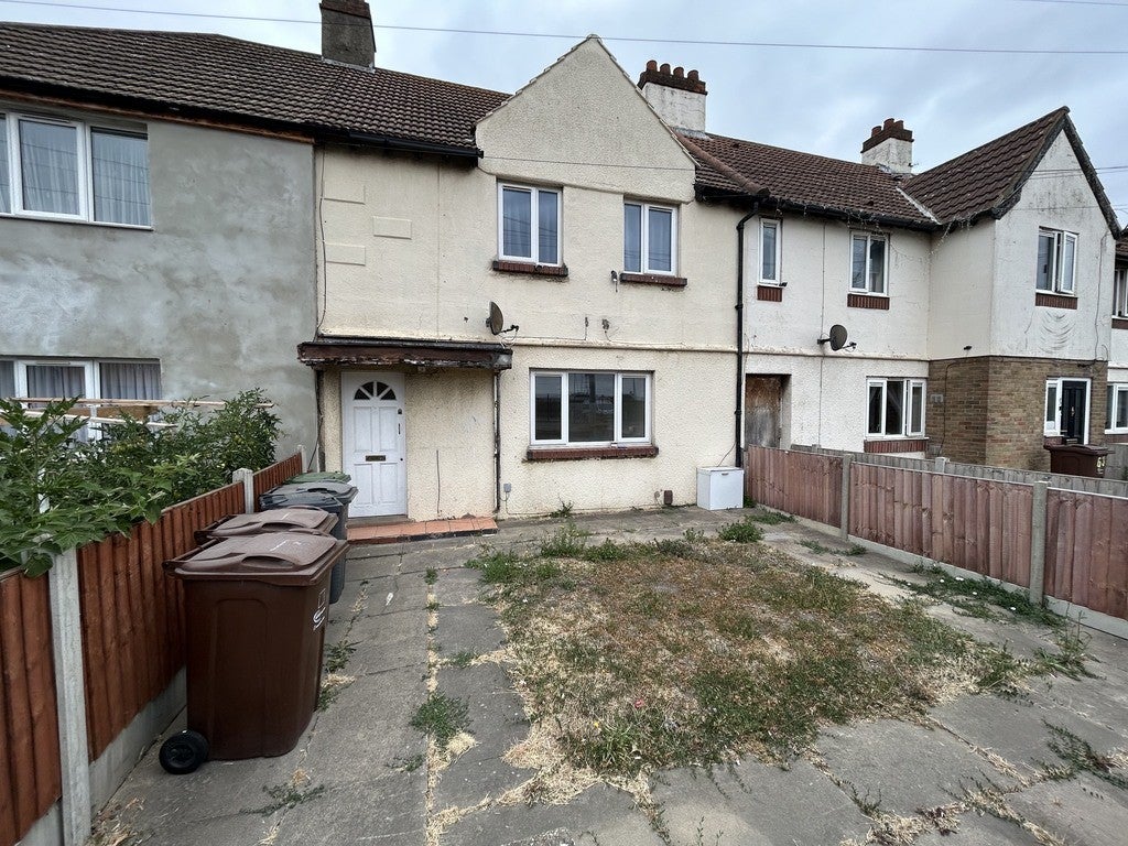 Flat New Road in Greater London