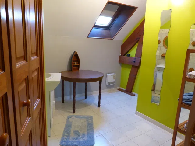 Chambre D 18 à Vert-Toulon