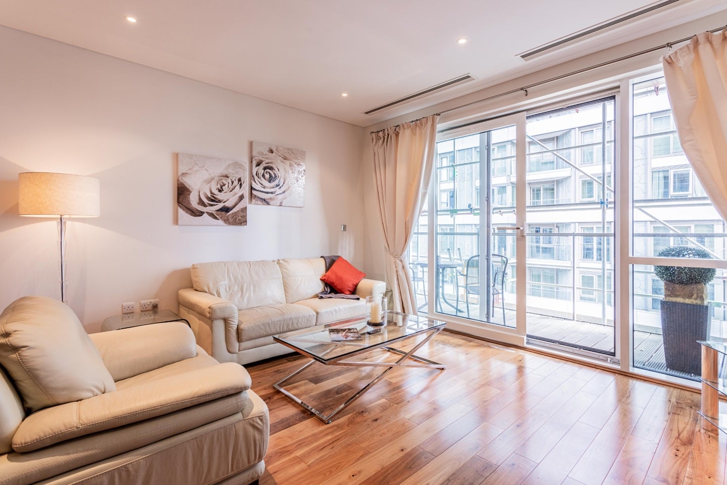 Flat Sopwith Way in Greater London