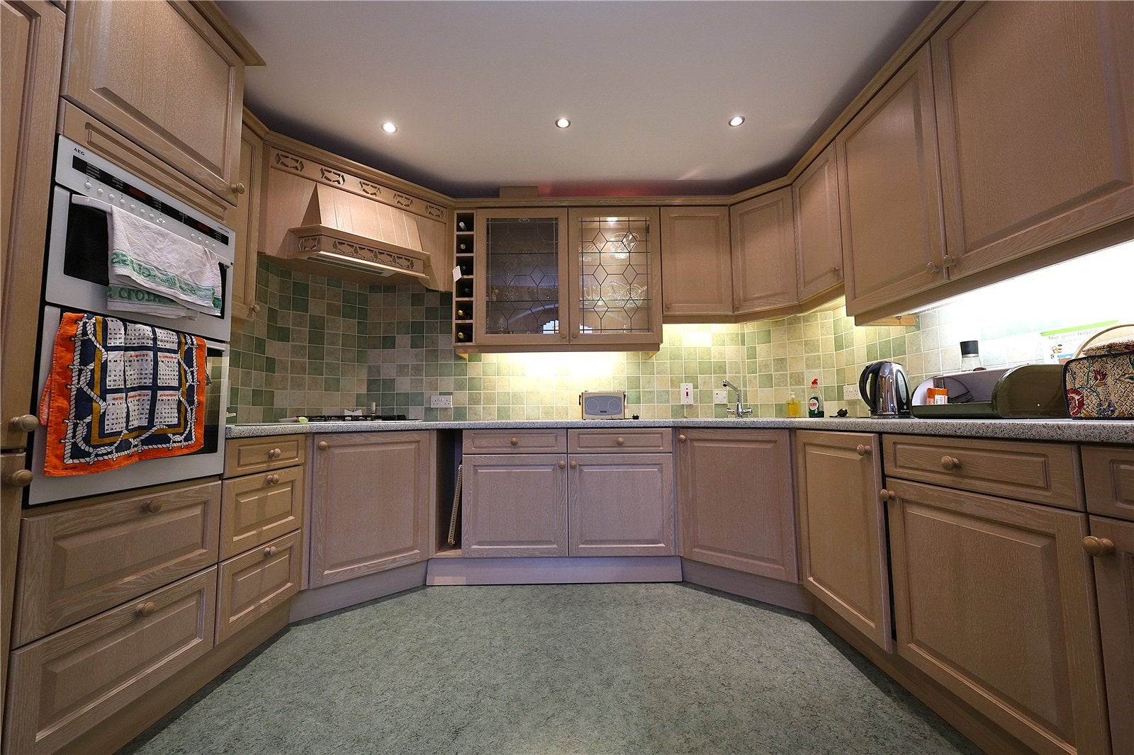 Flat Upper Hall Close in Ledbury