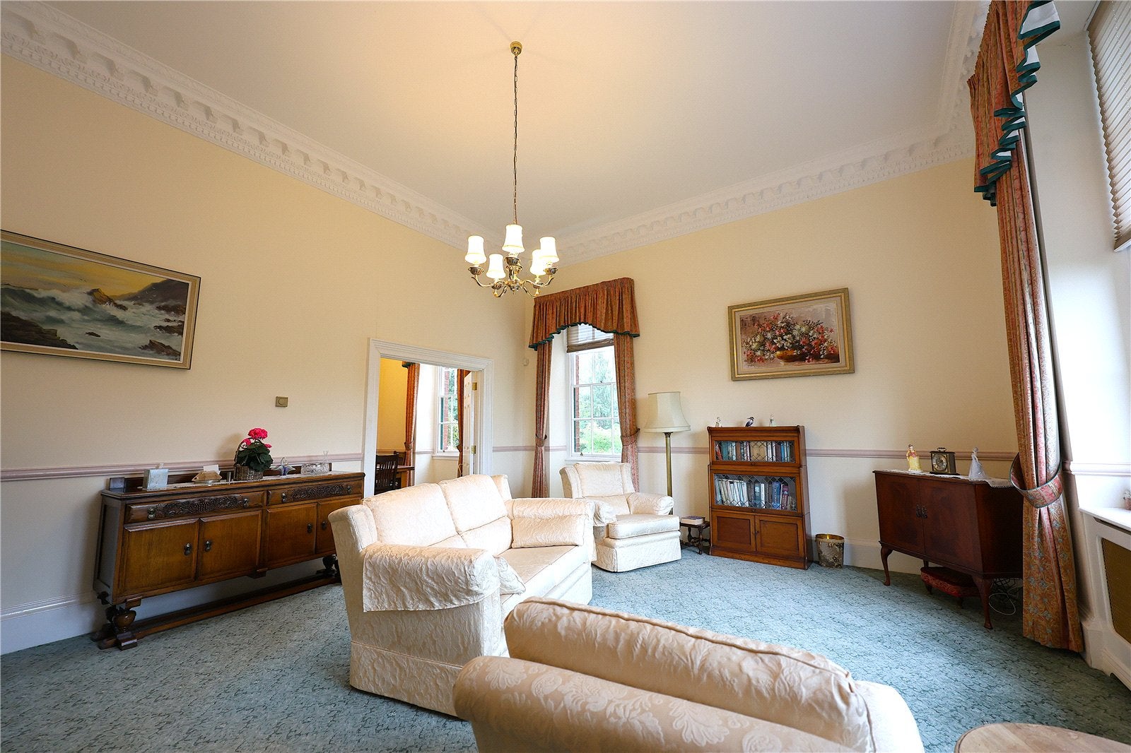 Flat Upper Hall Close in Ledbury