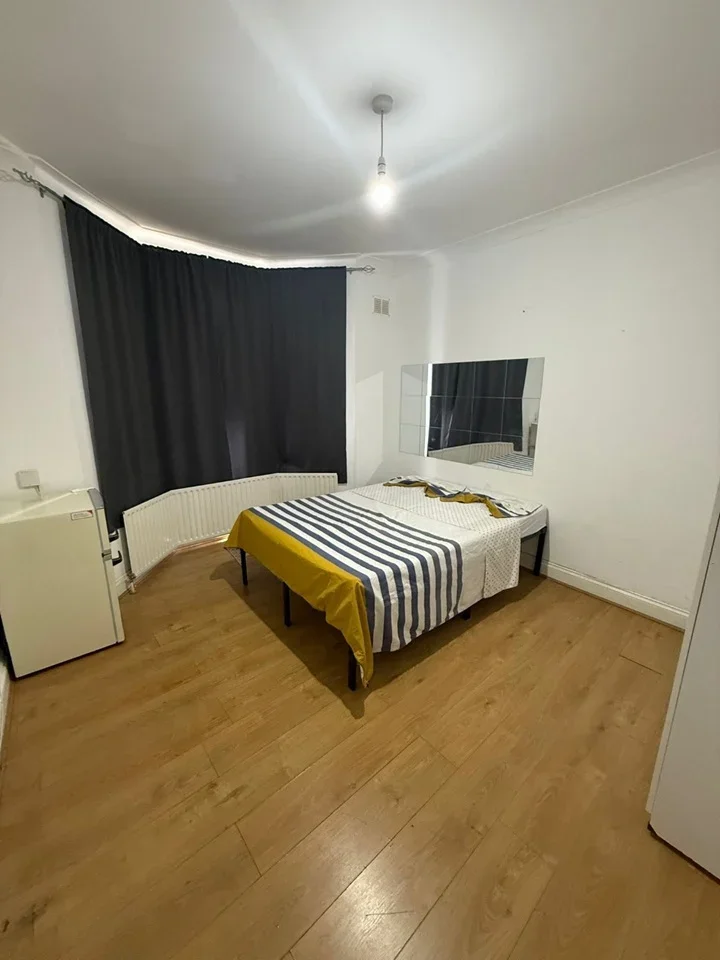 Room Morley Road in Greater London