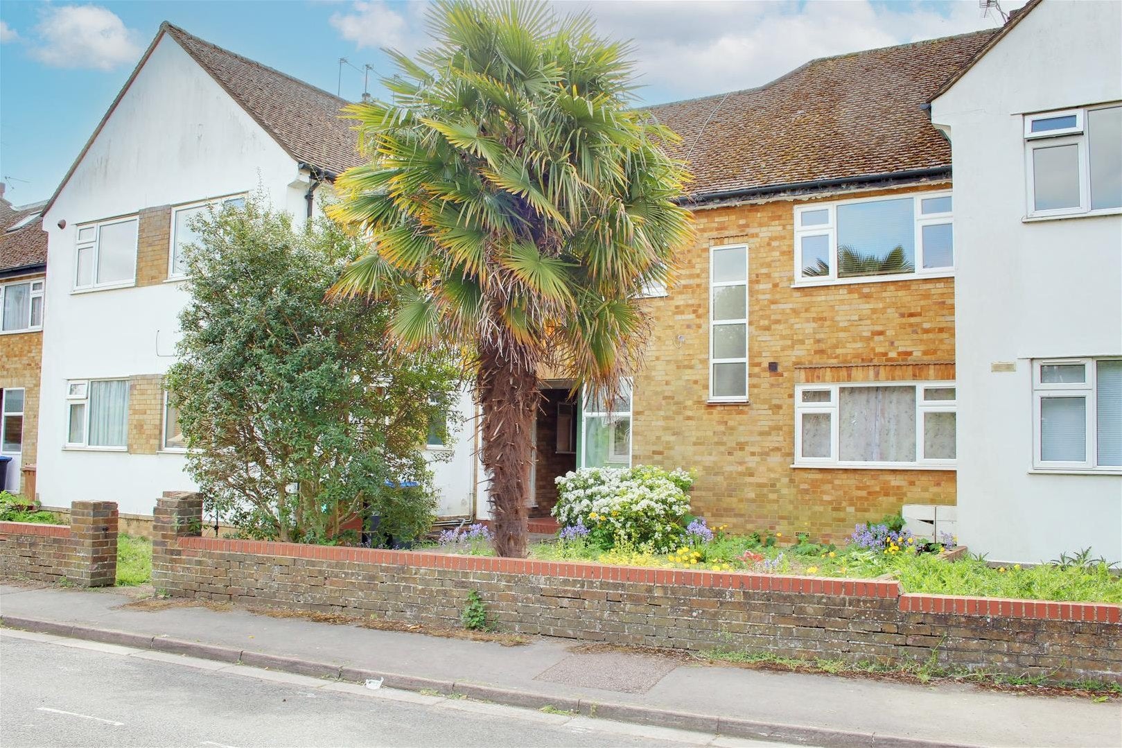 Flat Station Close in Welwyn Hatfield