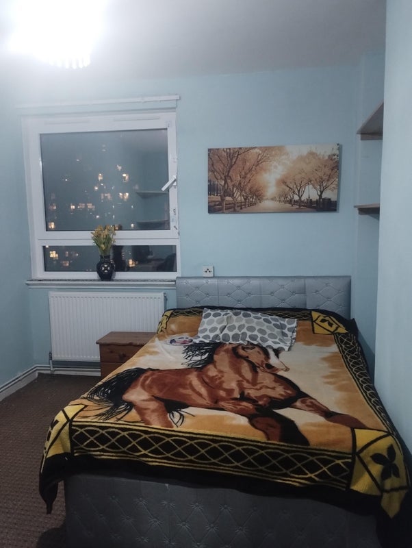 Room Hammersmith Road in Greater London