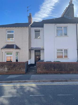Flat Totteridge Road in High Wycombe