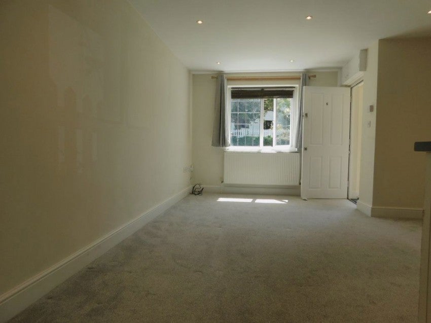 Flat Talbot Road in Tunbridge Wells