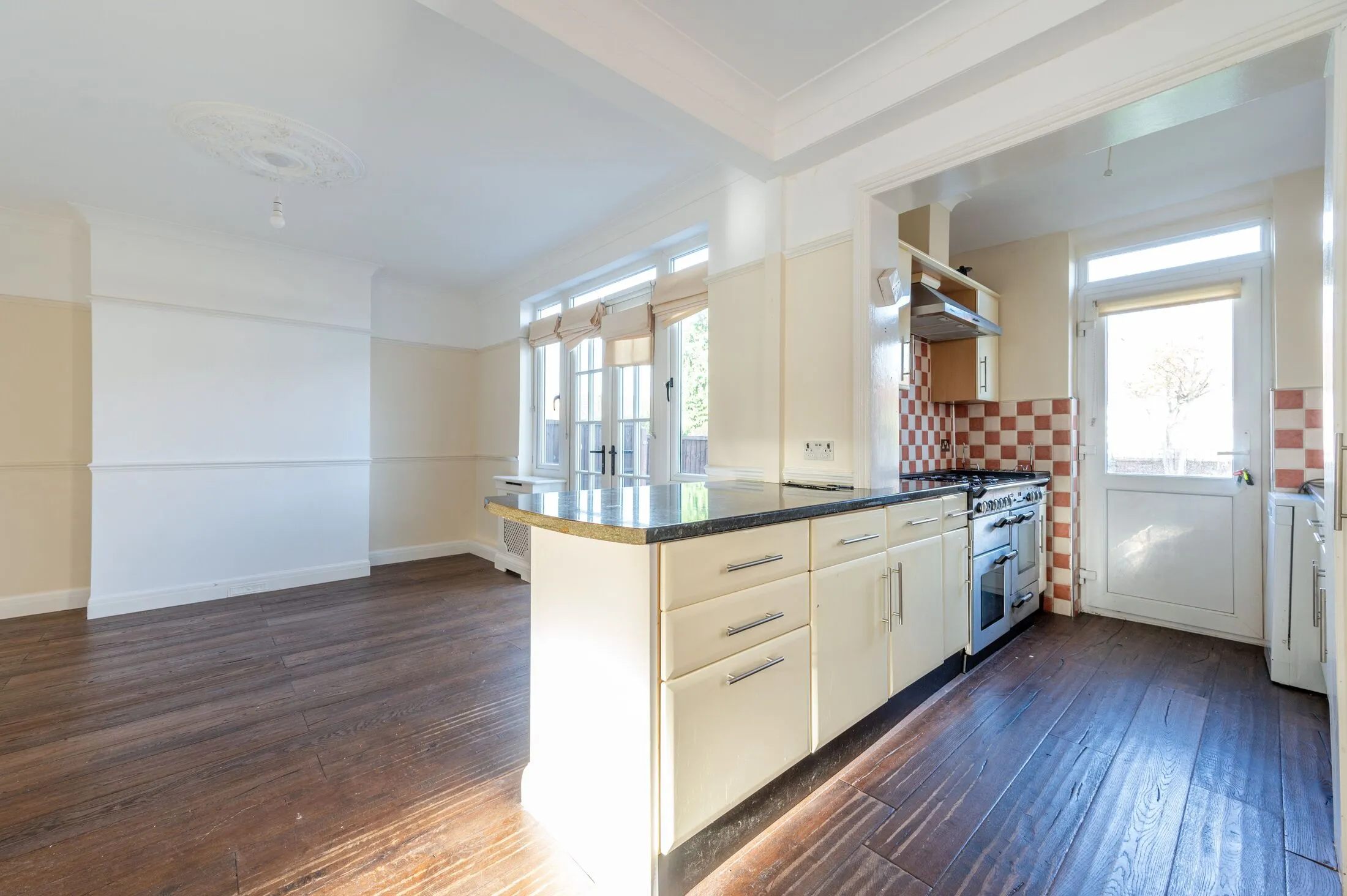 House Sandy Way in Greater London