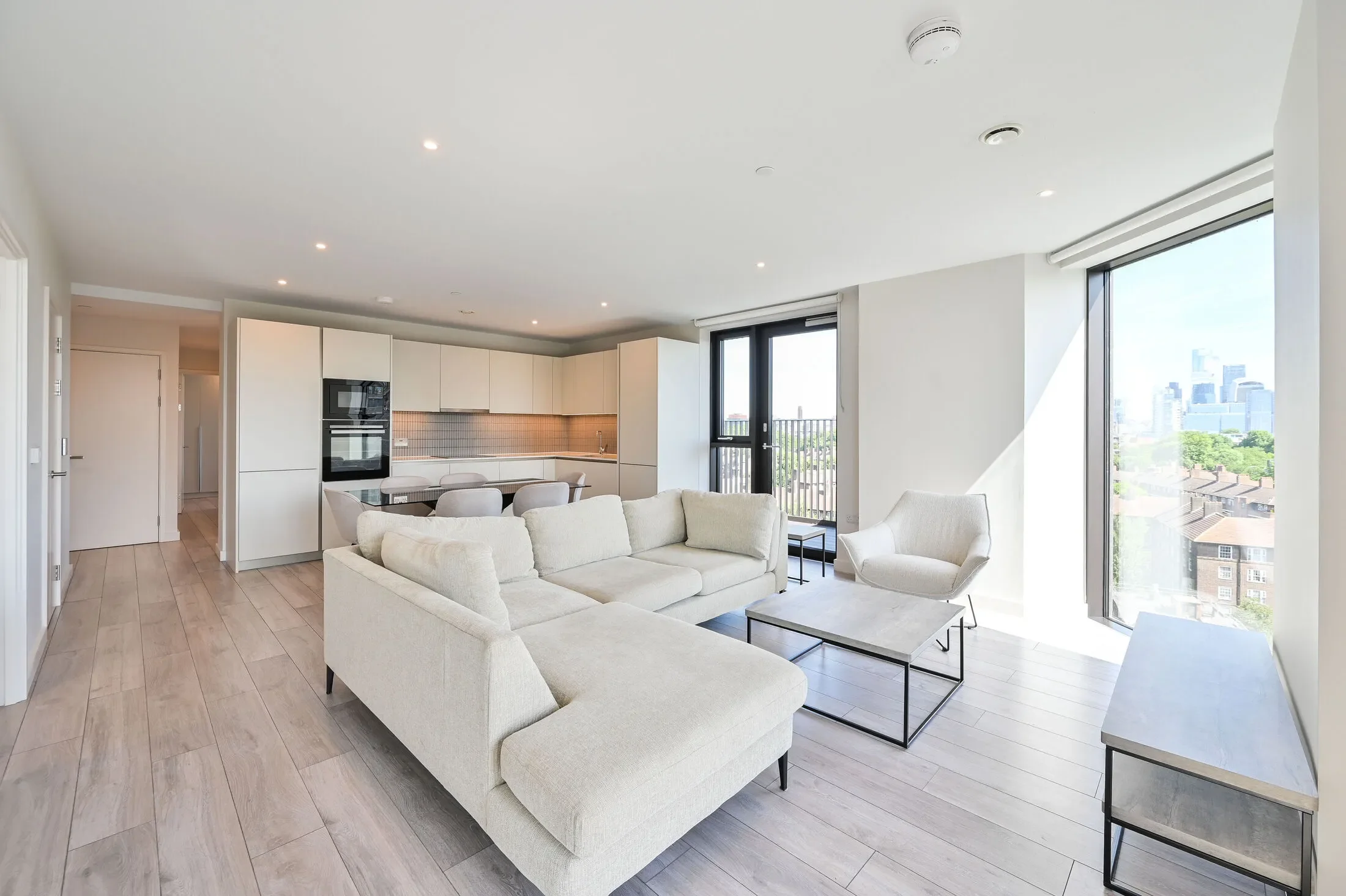Flat New Lion Way in Greater London