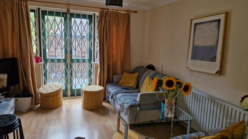House Trafalgar Close in Greater London