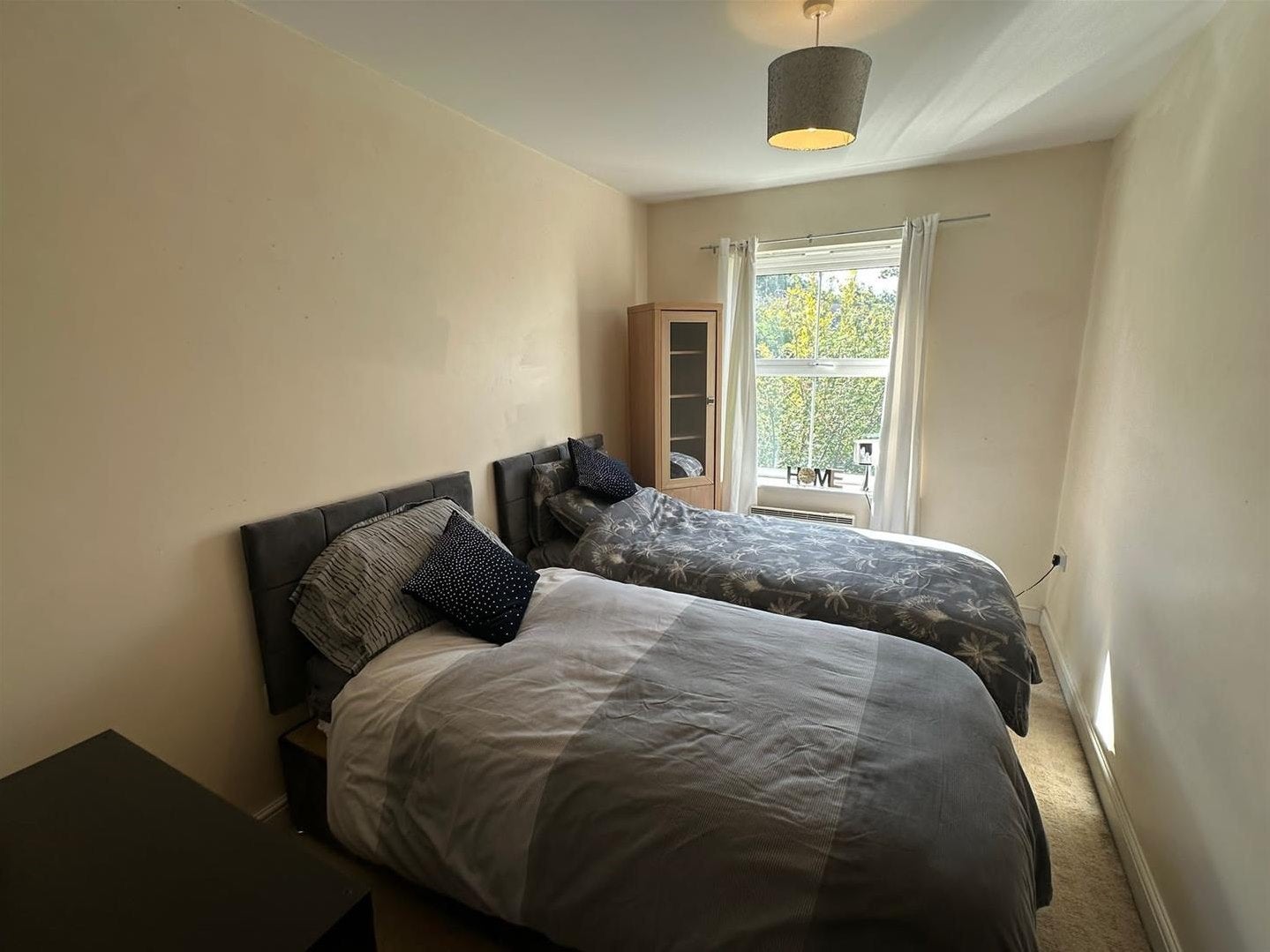 Flat Axminster Drive in Calderdale