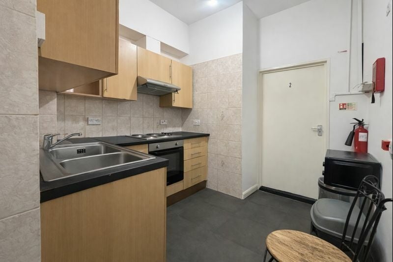 Room Suffield Road in High Wycombe